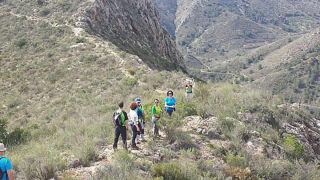 El Club Senderista de Totana organiz una ruta a la Sierra de Almenara para ascender a la cima del Talayn - 4
