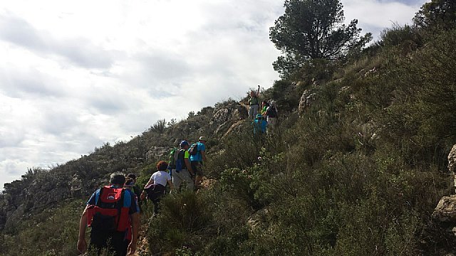 El Club Senderista de Totana organiz una ruta a la Sierra de Almenara para ascender a la cima del Talayn - 15