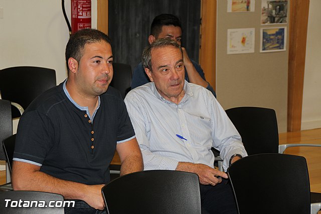 Ayuntamiento y Cabildo promueven una campaña de captacin de fondos y alimentos para los damnificados del terremoto de Ecuador - 18