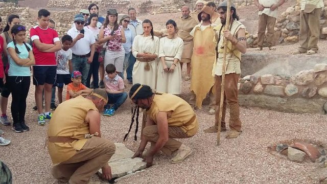 Se celebra la primera visita teatralizada al yacimiento arqueolgico 