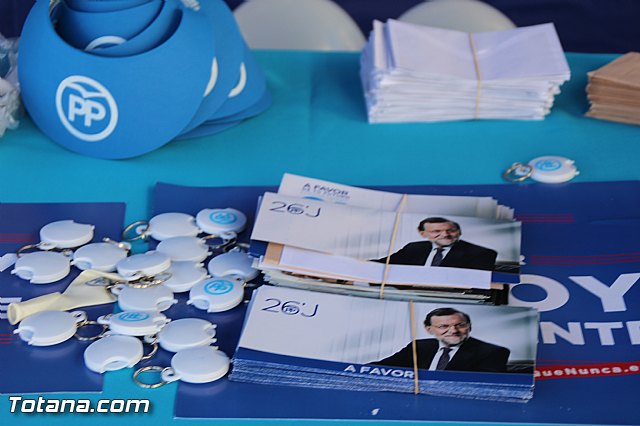 El secretario general del PP regional y presidente de la Comunidad, Pedro Antonio Snchez, mantuvo un encuentro con afiliados y simpatizantes en Totana - 16