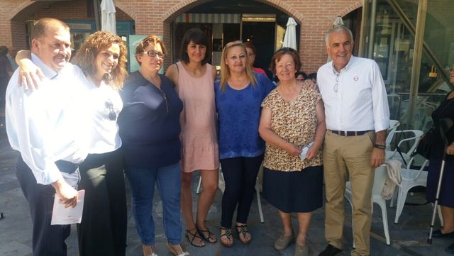 La candidata del PSOE-RM al Congreso de los Diputados, Mara Gonzlez Veracruz y miembros el PSOE local y regional visitan el mercadillo de Totana - 16