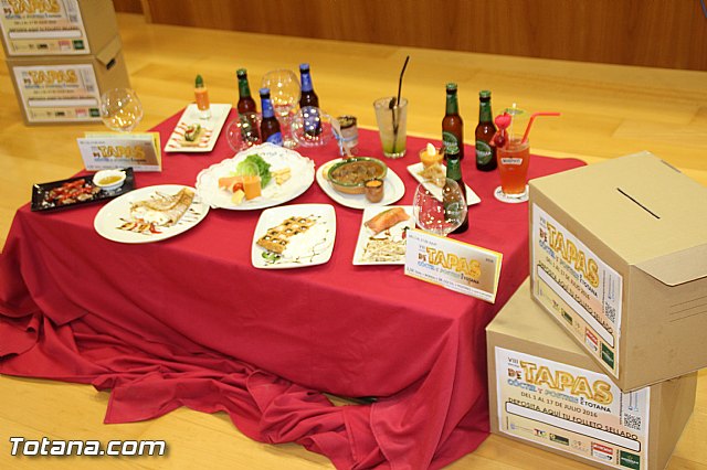 Se presenta la VIII Ruta de la Tapa, Cctel y Postres por Totana - 13
