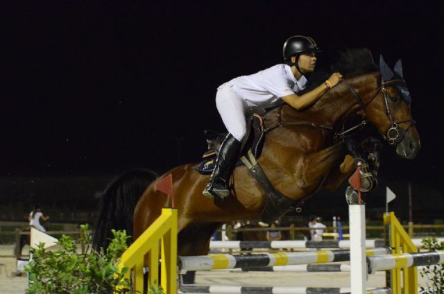 El jinete almeriense Curro Caba Guil gana la primera grande de la Summer Cup Aros - 1
