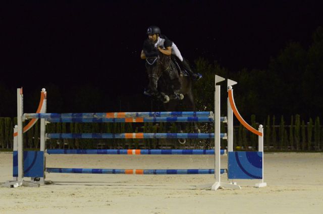 El jinete almeriense Curro Caba Guil gana la primera grande de la Summer Cup Aros - 2