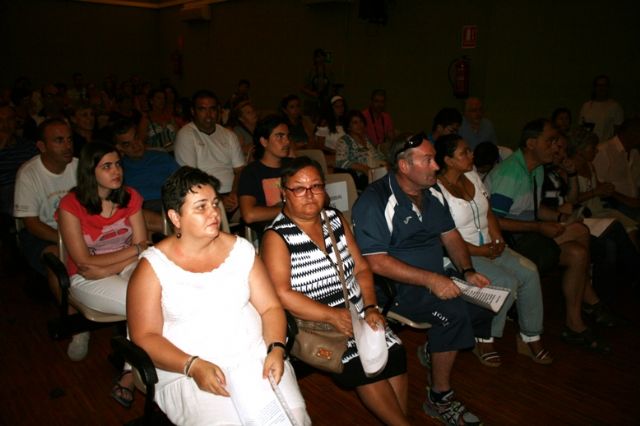Autoridades municipales y regionales asisten a la fiesta de fin de curso del Centro de Da para Personas con Enfermedad Mental del Ayuntamiento - 7