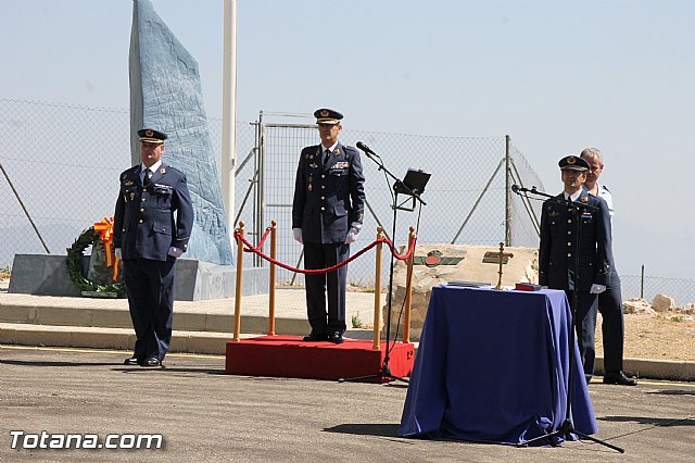 El Comandante del Cuerpo General del Ejrcito del Aire Juan Carlos Giz toma posesin de la Jefatura del Escuadrn del EVA 13 - 22