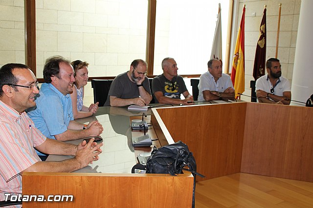 El alcalde compareci ante los medios para dar respuesta a la rueda de prensa de la Cebag - 10