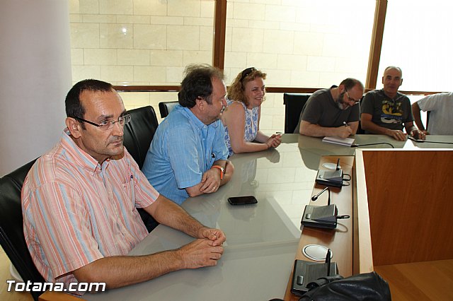 El alcalde compareci ante los medios para dar respuesta a la rueda de prensa de la Cebag - 6
