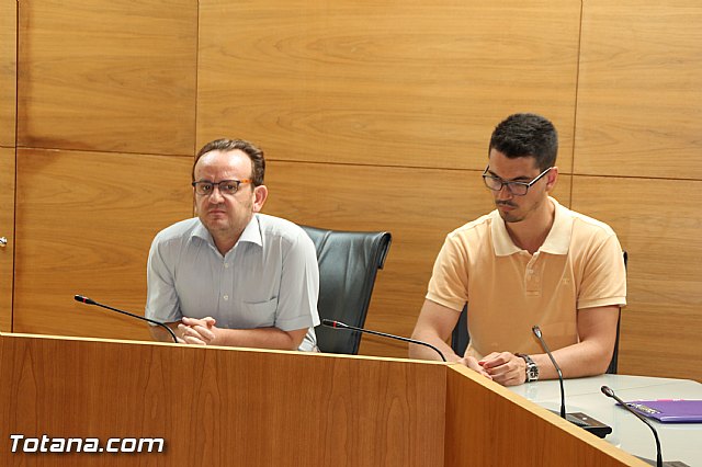 El alcalde compareci ante los medios para dar respuesta a la rueda de prensa de la Cebag - 7