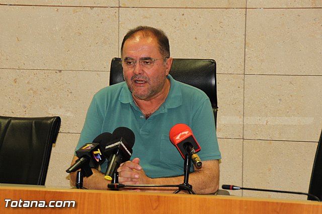 El alcalde compareci ante los medios para dar respuesta a la rueda de prensa de la Cebag - 20