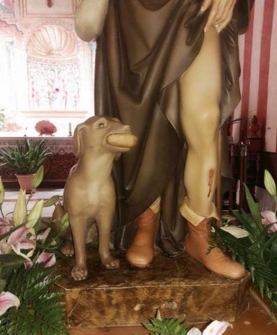 Vecinos y amigos del barrio de San Roque se junta en convivencia para celebrar el da de su patrn - 7