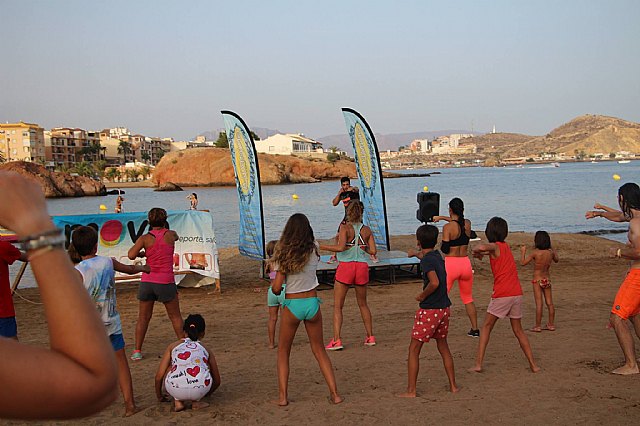 Move organiz una exhibicin de Combat en las playas de Mazarrn - 1