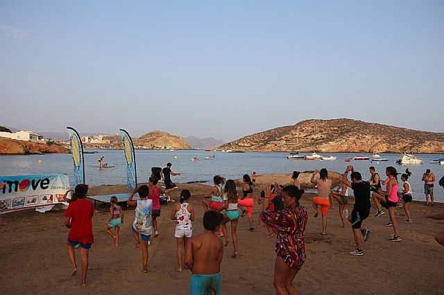 Move organiz una exhibicin de Combat en las playas de Mazarrn - 10