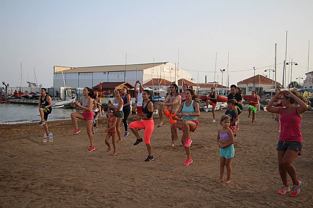 Move organiz una exhibicin de Combat en las playas de Mazarrn - 5