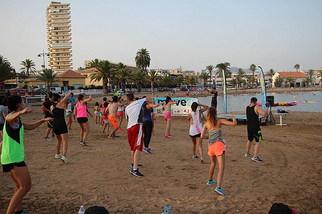 Move organiz una exhibicin de Combat en las playas de Mazarrn - 8