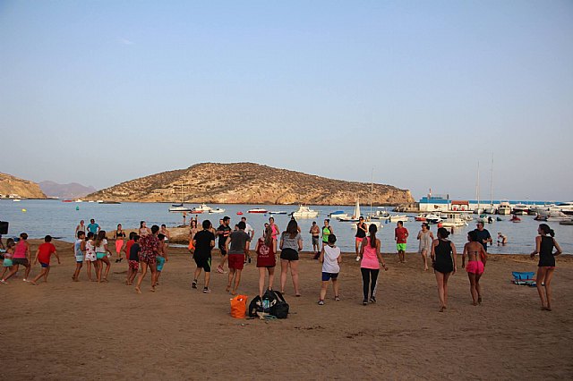 Move organiz una exhibicin de Combat en las playas de Mazarrn - 12