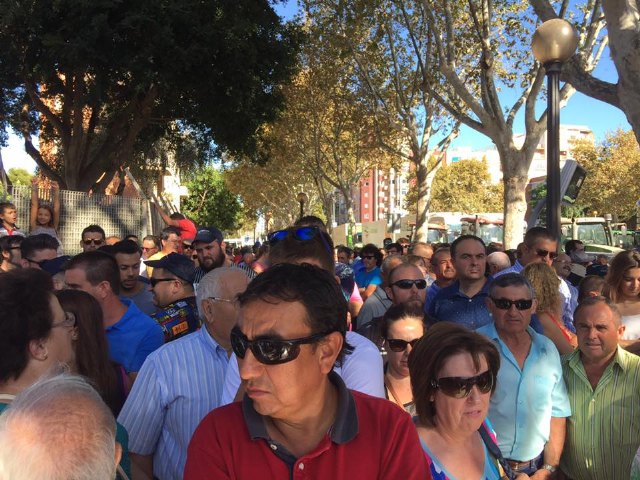 El alcalde de Totana con los agricultores murcianos ante la Asamblea Regional en Cartagena - 14