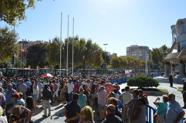 Los regantes tomaron ayer la Asamblea Regional en Cartagena para pedir ms agua, como previa a la manifestacin del 13 de octubre en Madrid - 3