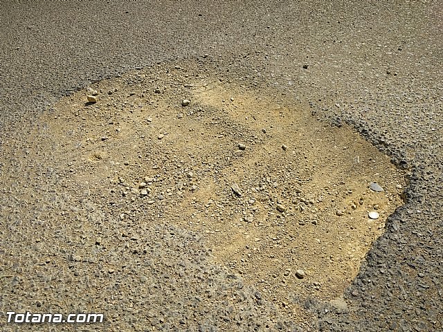 Comienza el plan de choque para parchear los caminos rurales con ms necesidades del municipio - 2