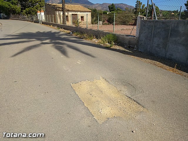 Comienza el plan de choque para parchear los caminos rurales con ms necesidades del municipio - 3