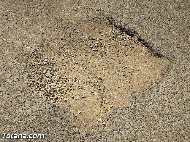 Comienza el plan de choque para parchear los caminos rurales con ms necesidades del municipio - 18