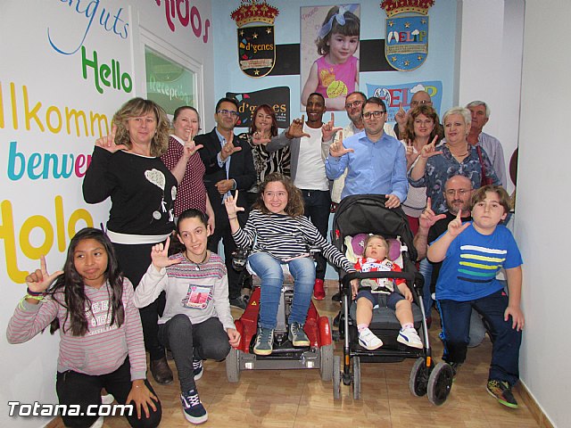 Perea, exjugador del Atltico de Madrid, visit la sede de Dgenes y AELIP - 6