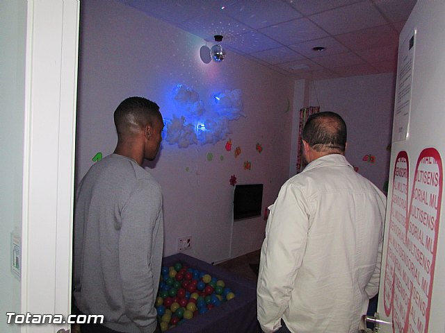 Perea, exjugador del Atltico de Madrid, visit la sede de Dgenes y AELIP - 18