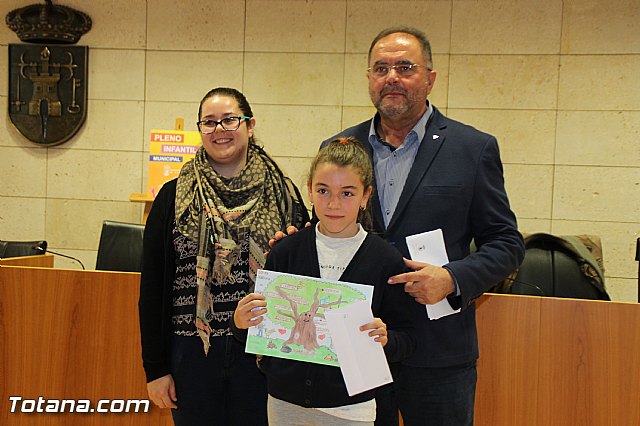 Entregan los premios del XIV Concurso de Dibujo sobre los Derechos del Niño - 3