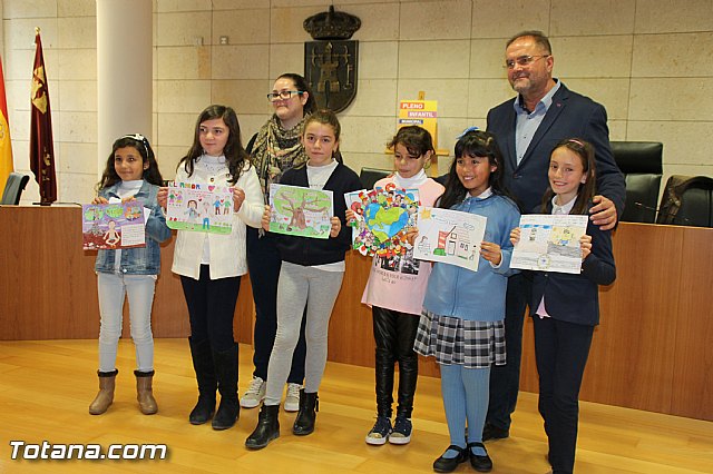 Entregan los premios del XIV Concurso de Dibujo sobre los Derechos del Niño - 9