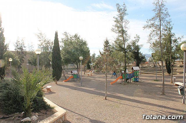 Invertirn ms de 6000 euros en la rehabilitacin del jardn Diego Manzano, en el barrio de la Era Alta - 5