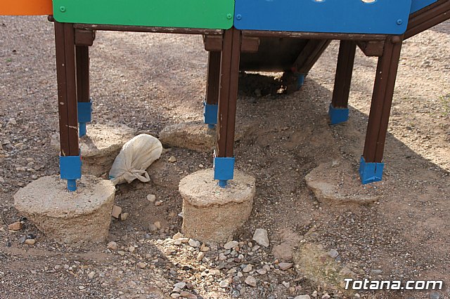 Invertirn ms de 6000 euros en la rehabilitacin del jardn Diego Manzano, en el barrio de la Era Alta - 8