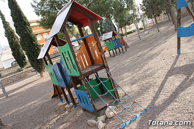 Invertirn ms de 6000 euros en la rehabilitacin del jardn Diego Manzano, en el barrio de la Era Alta - 9