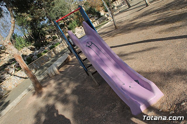 Invertirn ms de 6000 euros en la rehabilitacin del jardn Diego Manzano, en el barrio de la Era Alta - 18