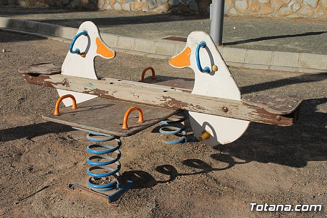 Invertirn ms de 6000 euros en la rehabilitacin del jardn Diego Manzano, en el barrio de la Era Alta - 19