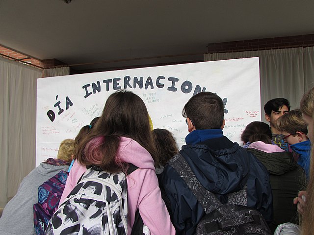 El IES Prado Mayor conmemora el Da Internacional del Cncer Infantil - 14