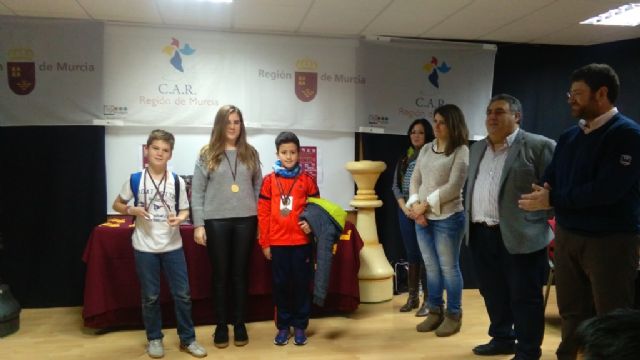Los totaneros Carmen Garca Requena (Tierno Galvn) y Juan Jos Vera Pargada (Juan de la Cierva) se proclamaron Campeones regionales en la Final Regional de Ajedrez de Deporte Escolar - 5