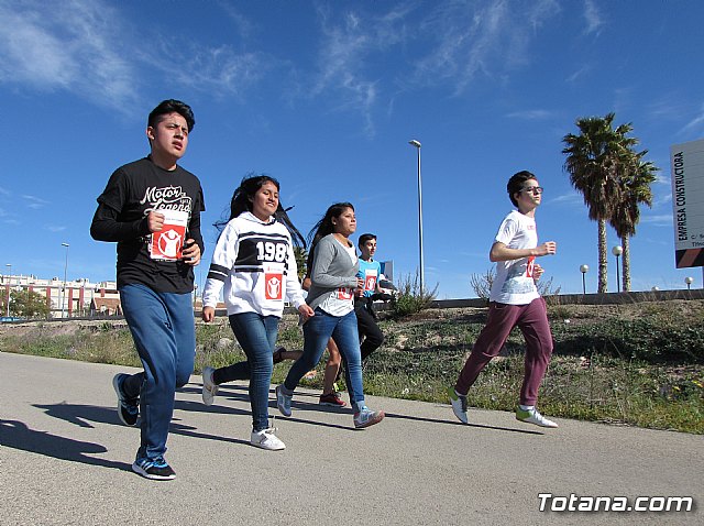 El IES Prado Mayor colabora con la ONG Save the Children en la carrera solidaria educativa 