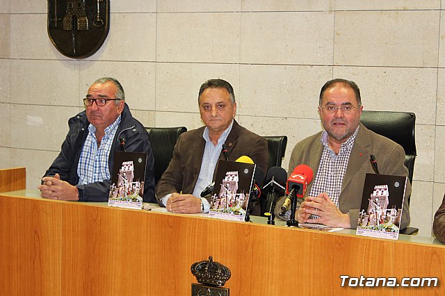 El Ayuntamiento edita un programa de mano con los actos y procesiones de la Semana Santa del 2017 - 2