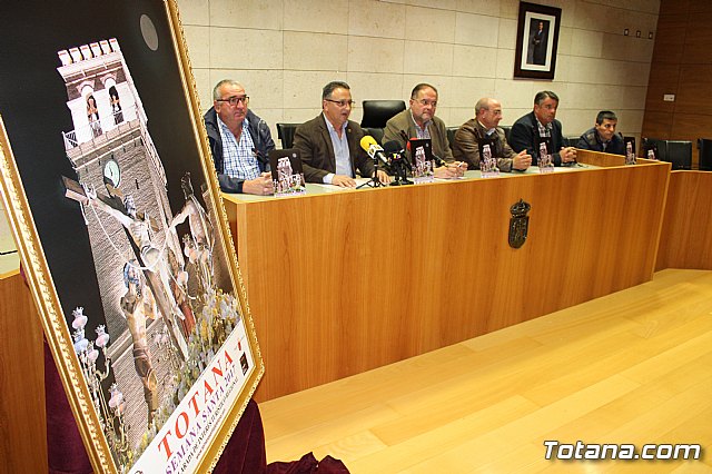 El Ayuntamiento edita un programa de mano con los actos y procesiones de la Semana Santa del 2017 - 8