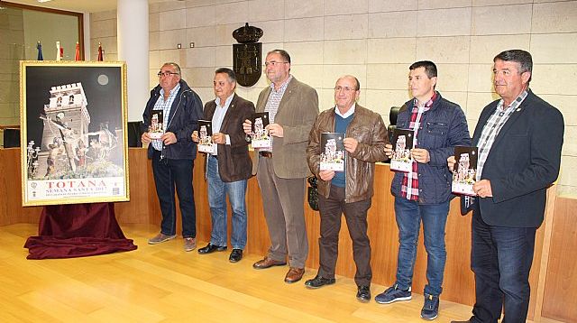 El Ayuntamiento edita un programa de mano con los actos y procesiones de la Semana Santa del 2017 - 9