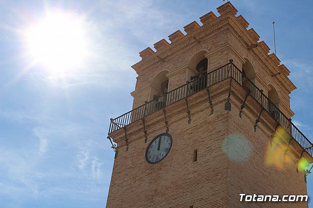 El Ayuntamiento se suma al paro simblico para protestar por el paro femenino y en solidaridad con las mujeres que sufren violencia de gnero - 1