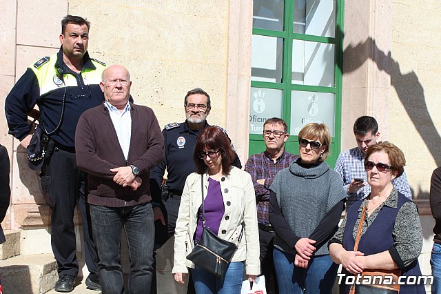 El Ayuntamiento se suma al paro simblico para protestar por el paro femenino y en solidaridad con las mujeres que sufren violencia de gnero - 5