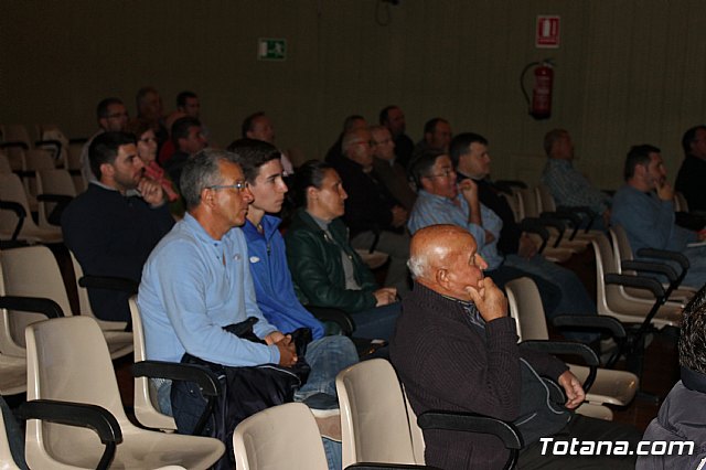 Ms de medio centenar de afectados participaron en la charla informativa sobre las ayudas en cultivos con estructuras de proteccin dañados por el ltimo temporal de nieve - 14