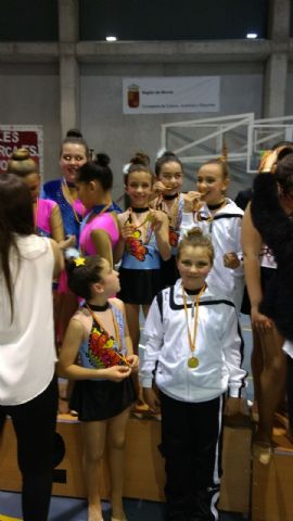 Excelente estreno del club Rtmica Totana, que logr el oro en todas sus categoras en el XI Campeonato interescuelas Ciudad de Lorca - 5