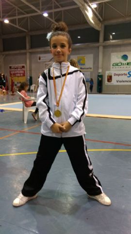 Excelente estreno del club Rtmica Totana, que logr el oro en todas sus categoras en el XI Campeonato interescuelas Ciudad de Lorca - 7