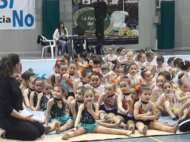 Excelente estreno del club Rtmica Totana, que logr el oro en todas sus categoras en el XI Campeonato interescuelas Ciudad de Lorca - 12