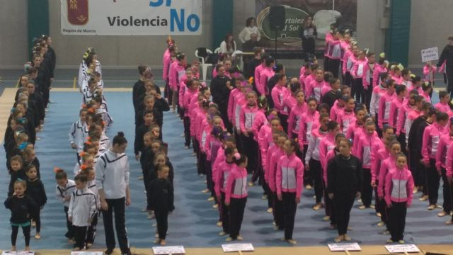 Excelente estreno del club Rtmica Totana, que logr el oro en todas sus categoras en el XI Campeonato interescuelas Ciudad de Lorca - 29