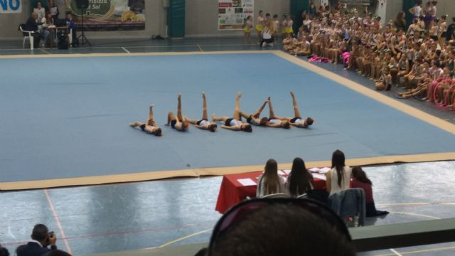 Excelente estreno del club Rtmica Totana, que logr el oro en todas sus categoras en el XI Campeonato interescuelas Ciudad de Lorca - 40