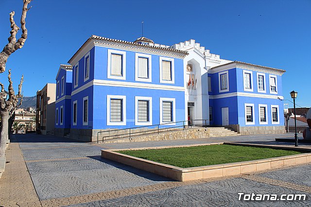 La directora general de Mujer visita la exposicin fotogrfica itinerante “Cuida-T” - 1